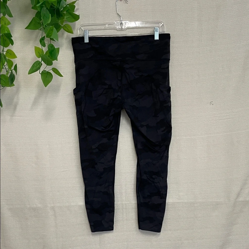 lululemon athletica Black Camouflage Leggings - Picture 2 of 4